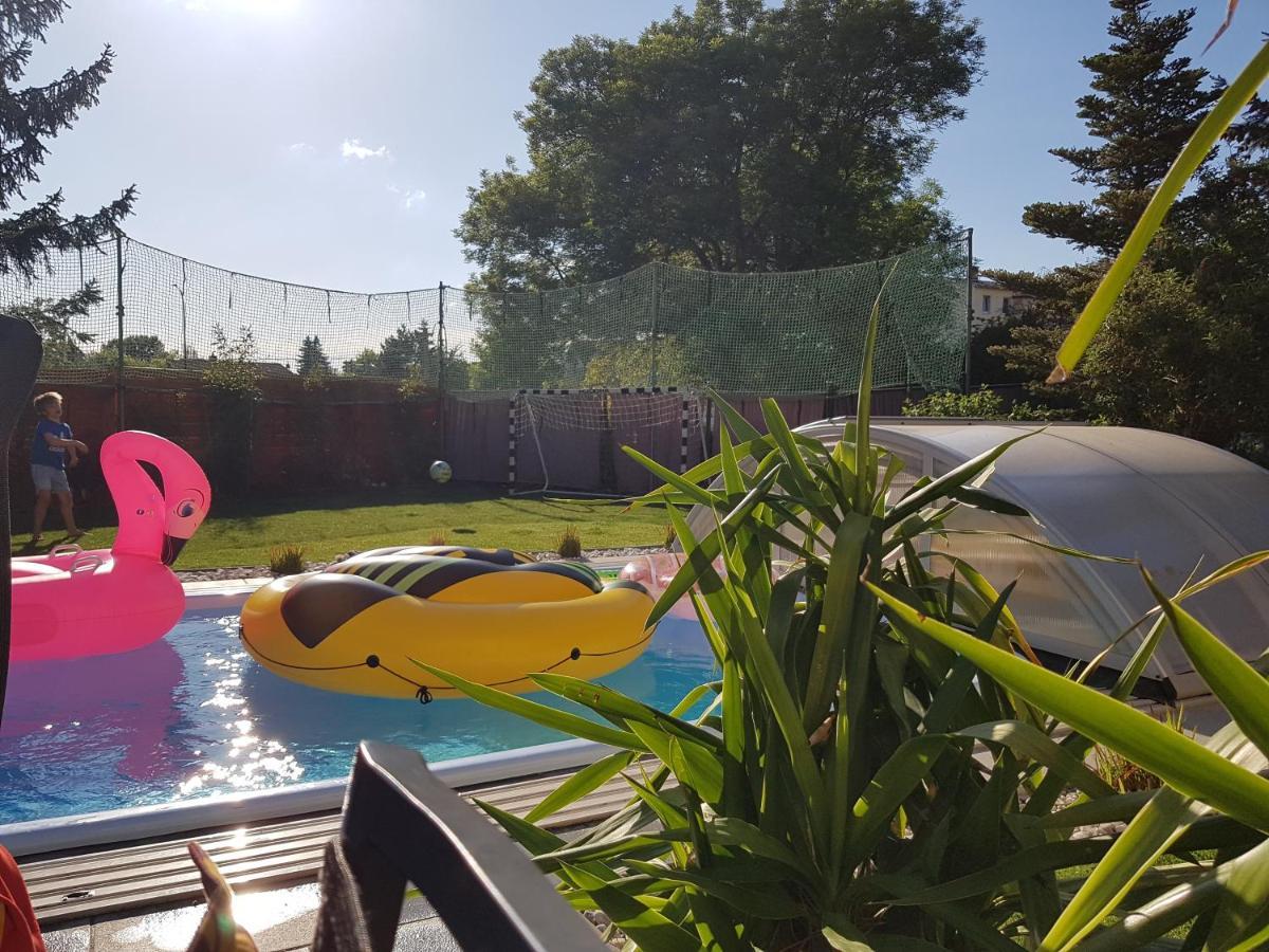 Pool & Lake Holiday Home 马克莱贝格 外观 照片