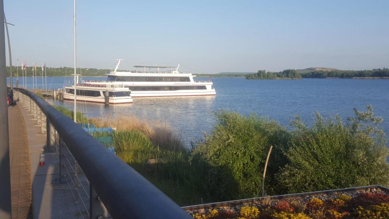 Pool & Lake Holiday Home 马克莱贝格 外观 照片