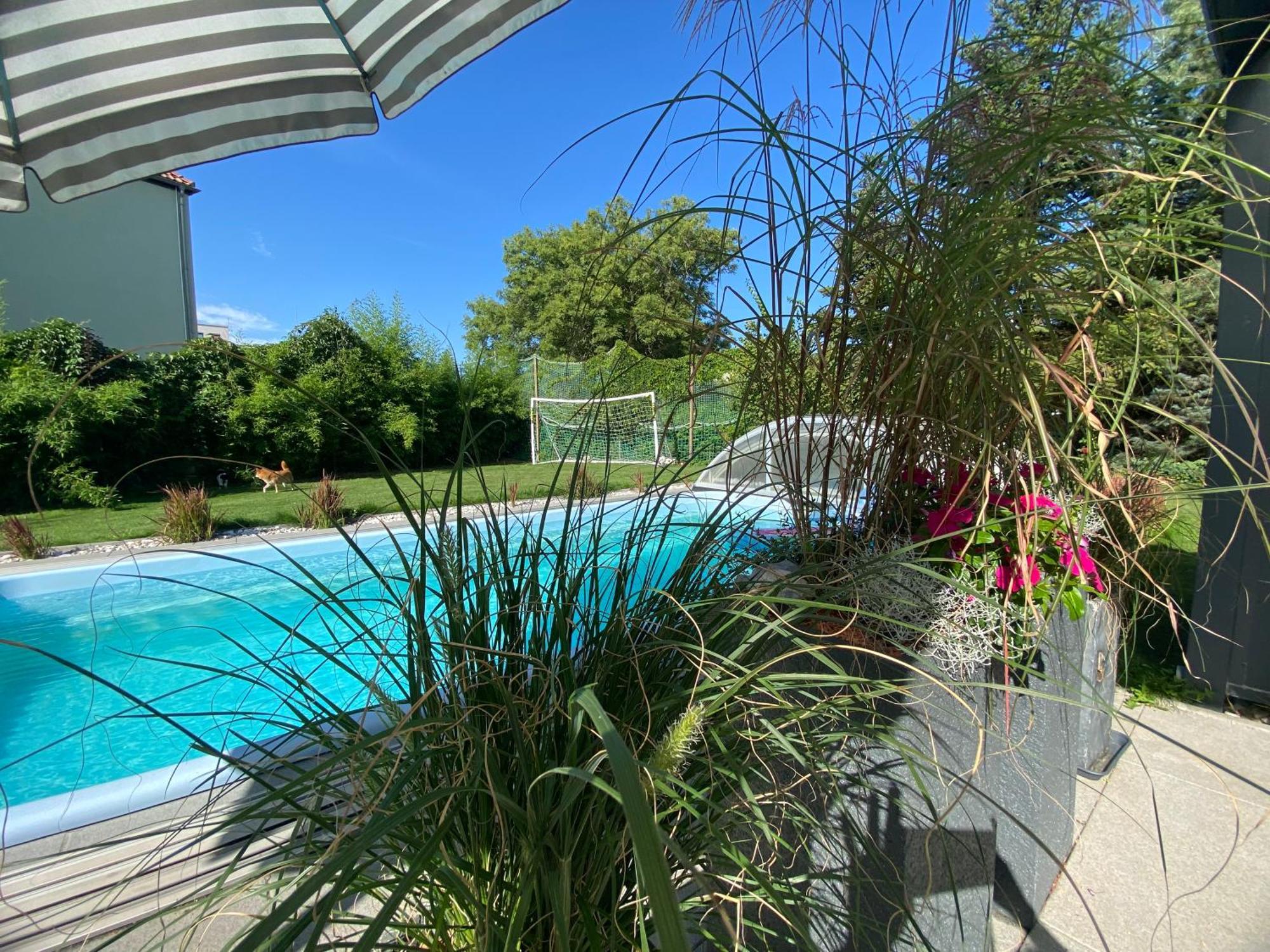Pool & Lake Holiday Home 马克莱贝格 外观 照片